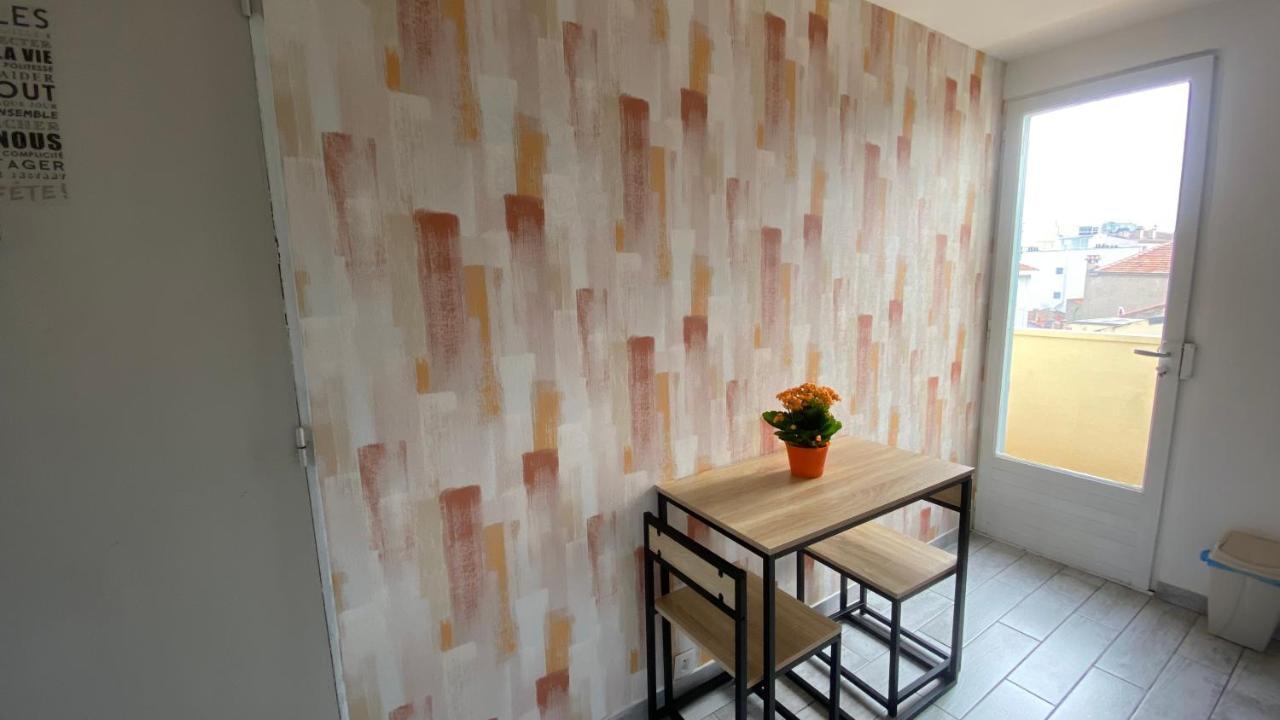Goeland 3, Climatise, Wifi, Balcons Petite Vue Mer Laterale Au 3 Eme Etage Sans Ascenseur Toulon Ngoại thất bức ảnh